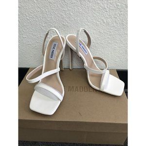 NIB STEVE MADDEN Women’s GRADE White HEELS 7M Peep